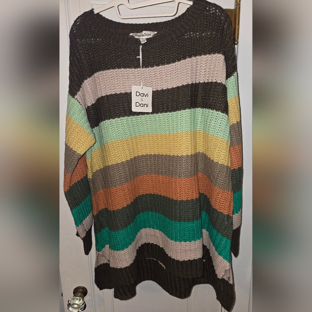 Davi & Dani Women's Colorful Striped Sweater